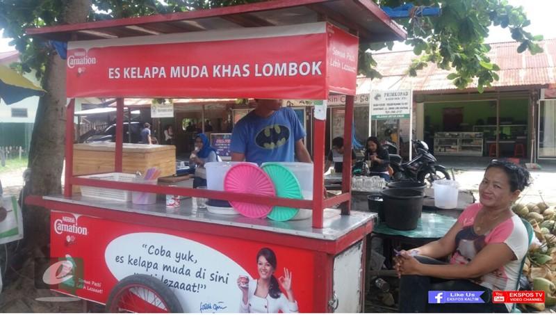 KISAH MARTIN YANG SUKSES BERJUALAN ES KELAPA MUDA
