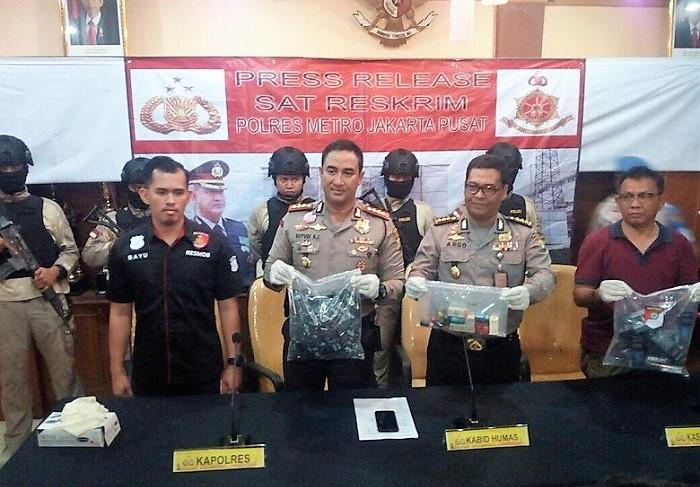 Penggerebekan Sauna, Polisi Amankan 52 Pria Diduga Gay 