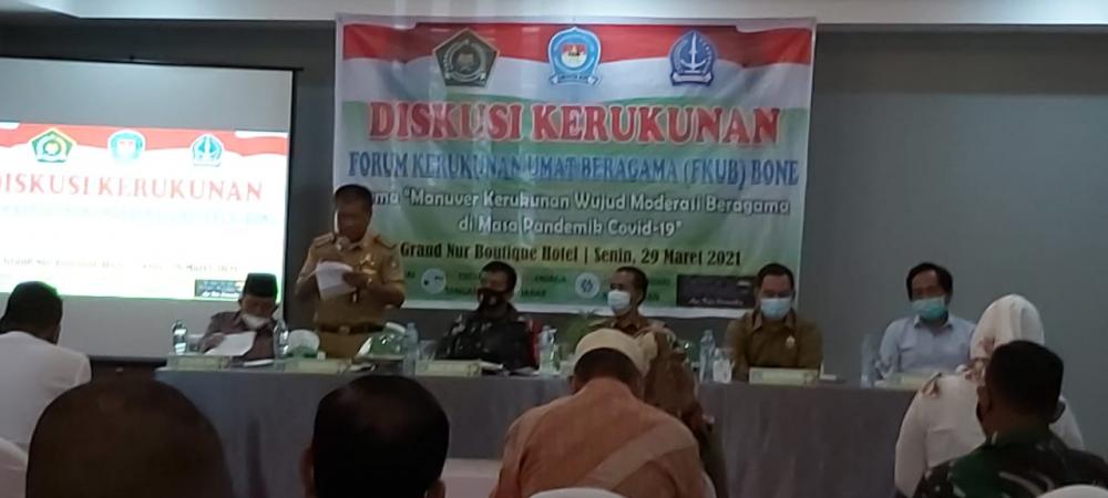 Bupati Bone Anugerahi Idris Galigo Sebagai Tokoh Kerukunan Beragama