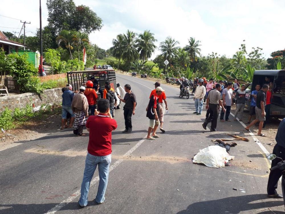 Seruduk Truk, Remaja di Bone Langsung Tewas di TKP 