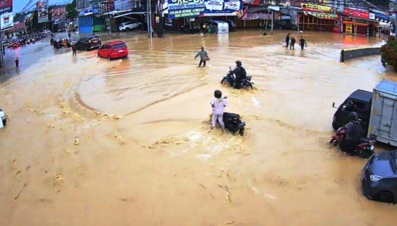 Banjir Samarinda, Masalahnya di Hulu hingga Kantor Pemerintahan