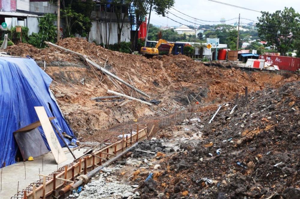 Dikebut Jelang 17 Agustus, Perbaikan Jalan Syarifuddin Yoes Balikpapan Lampaui Target Awal