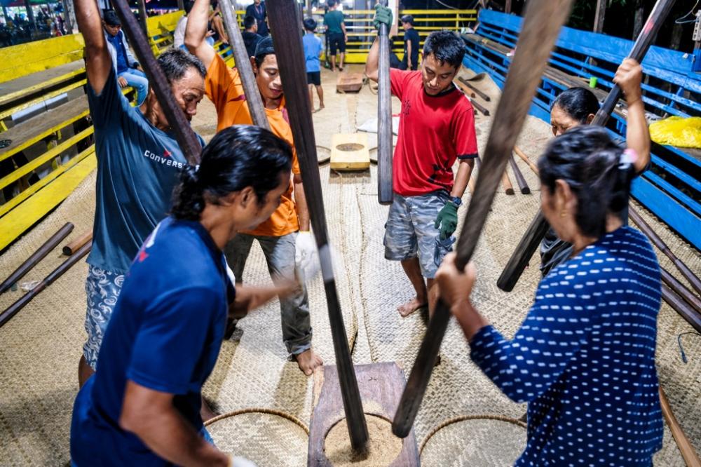 Warisan dari Lesung Kayu, Tradisi Nutuk Beham yang Menolak Dilupakan