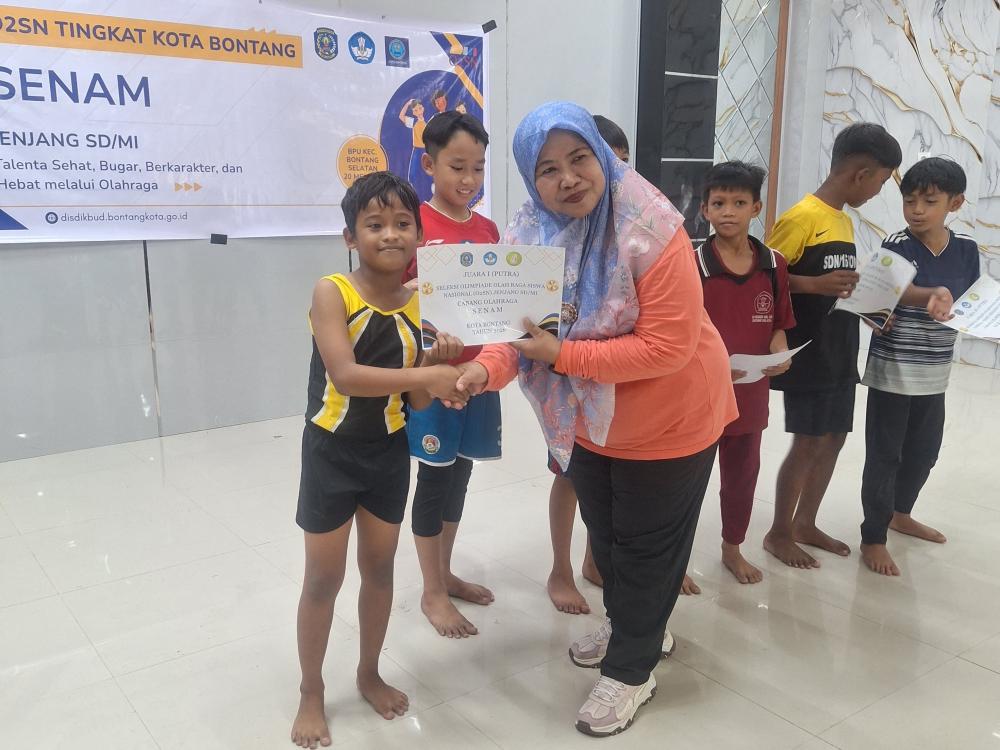 Siswa SDN 013 Bontang Selatan Alif Syarkan Raih Juara O2SN Senam Artistik Tingkat Kota Bontang