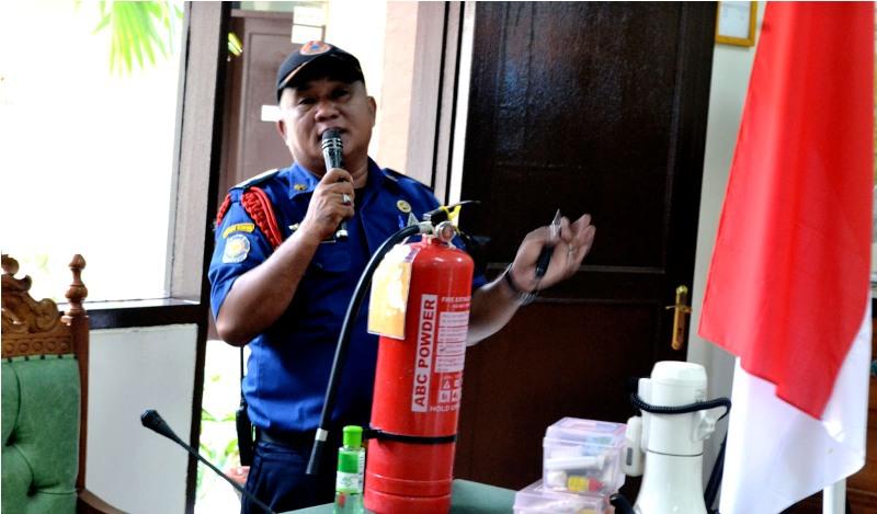 MEMAHAMI FUNGSI DAN BAGIAN ALAT PEMADAM API RINGAN