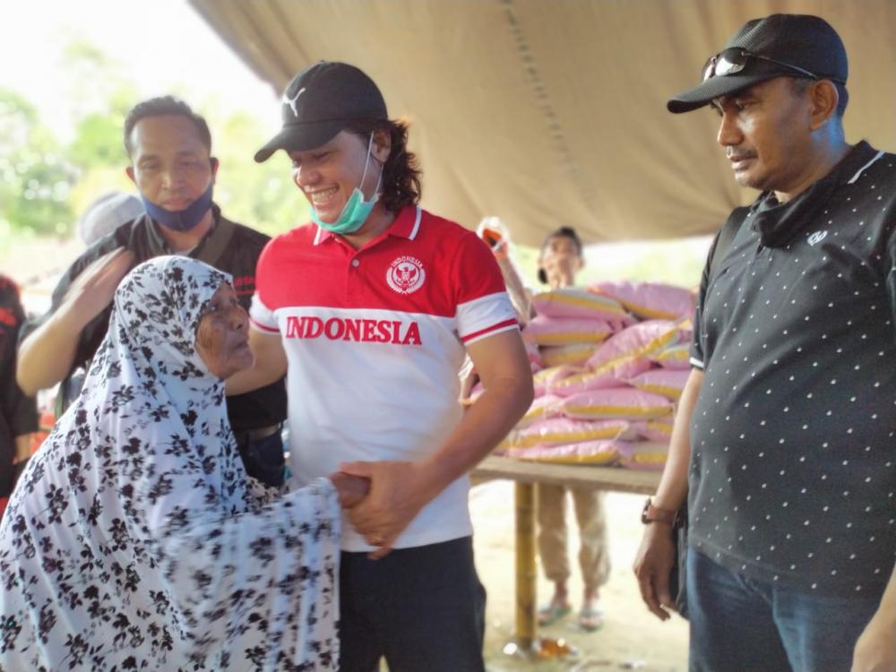 Donasi Anggota DPRD Bontang Disalurkan, Korban Banjir Bandang di Masamba Terharu