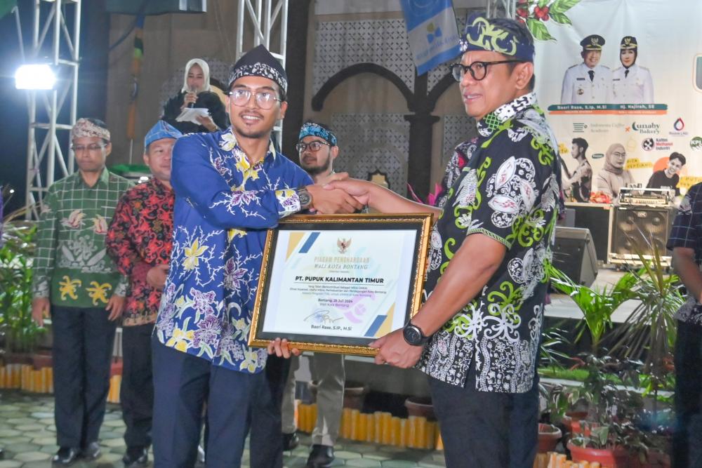 Komitmen Dukung UMKM, Pupuk Kaltim Terima Penghargaan Pemkot Bontang
