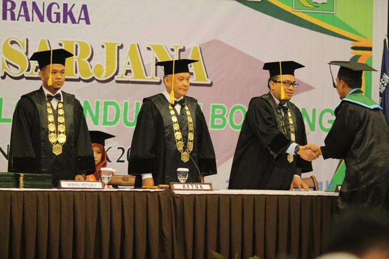 STTI Bontang Wisuda 32 Sarjana Teknik Mesin dan Kimia