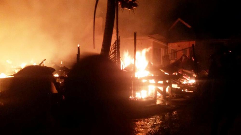 Ditinggal Memasak, Gang Sumber Sari Membara, Sembilan Rumah Hangus Terbakar
