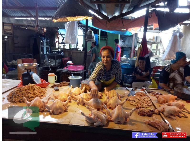 JELANG IDUL ADHA HARGA DAGING AYAM SEMAKIN MENCEKIK