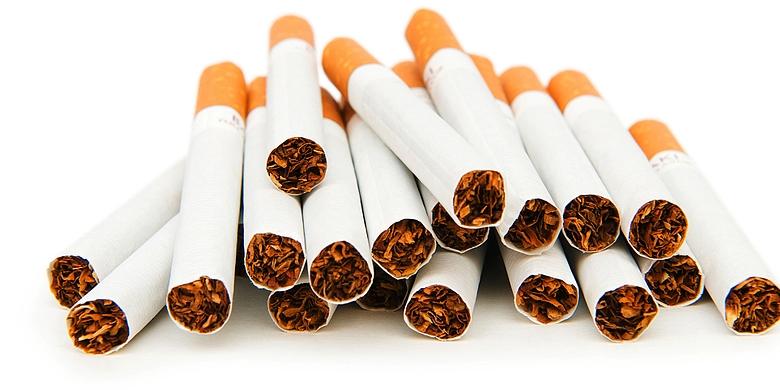 ANTISIPASI HARGA ROKOK 50 RIBU, ADI BORONG ROKOK HINGGA 220 BUNGKUS