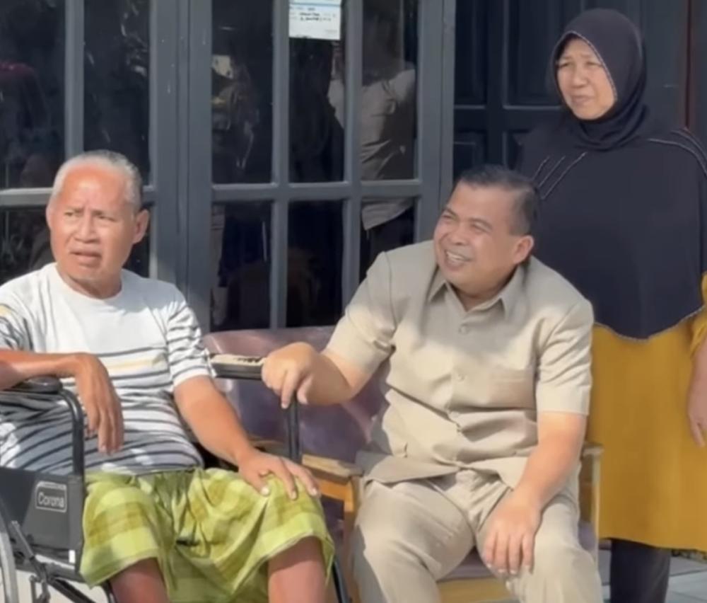 Agus Haris Sambangi Lansia Sakit di Bontang Baru, Pastikan Tengok Tetangga Hadir Menjawab Kebutuhan