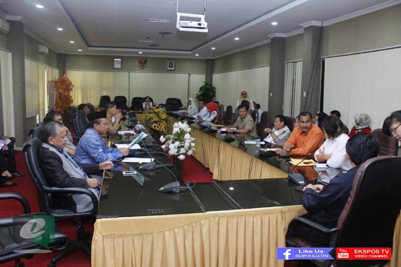 DPRD BONTANG GELAR RAPAT KERJA SOAL RAPERDA