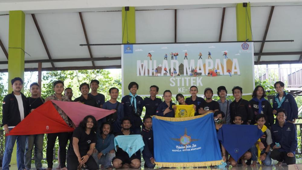 Peringati Milad ke-10, Mapala Stitek Bontang Tanam 250 Pohon Bakau
