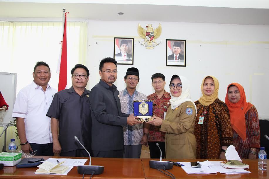 SELAMATKAN GENERASI MUDA, WALIKOTA CANANGKAN BONTANG BEBAS IKLAN ROKOK