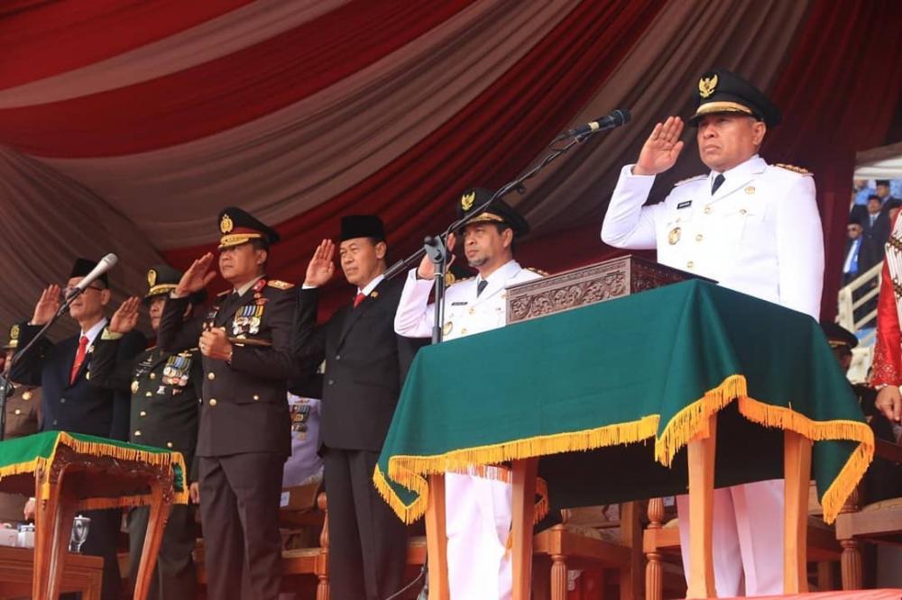 Pimpin Upacara HUT ke-74 RI, Isran Minta Perkuat Pendidikan Untuk Bentuk SDM Unggul