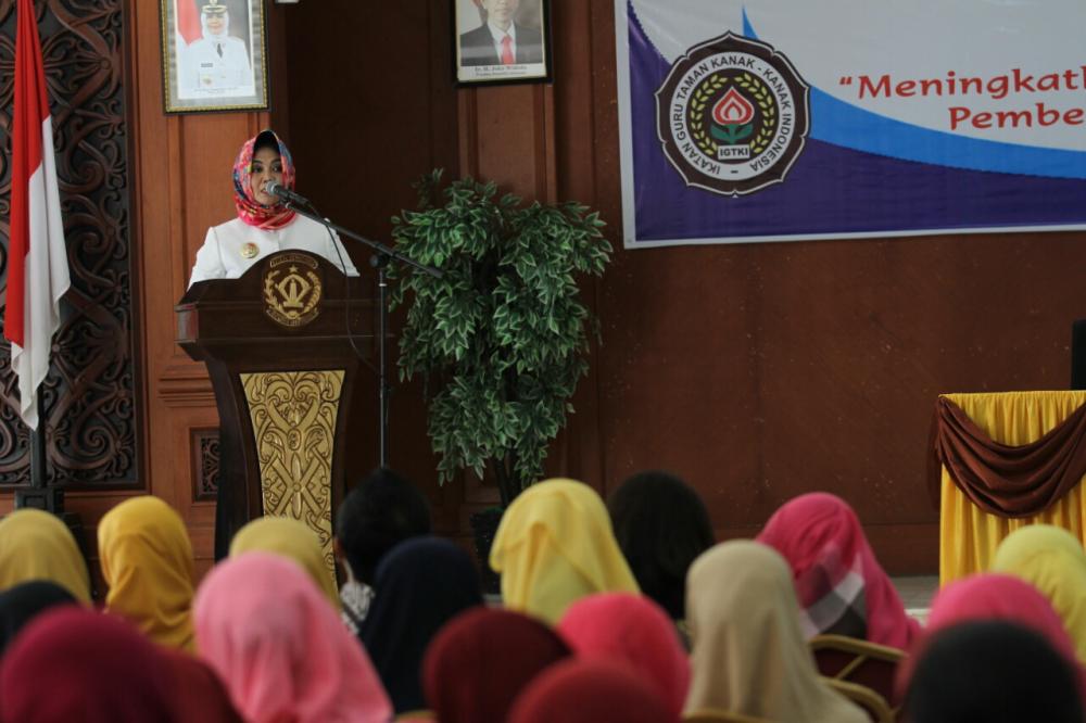 Guru TK  Kota Taman Diberi Pelatihan