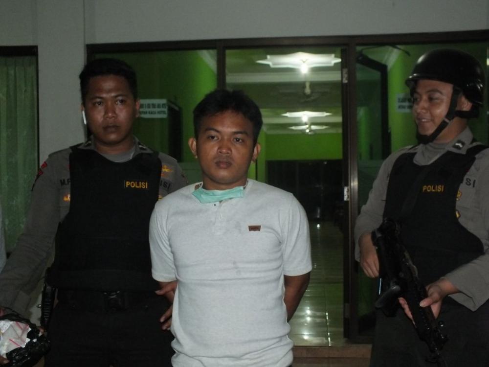 Tak Berkutik, Arisman dan Sabu 400 gram Ditangkap Polisi di Hotel