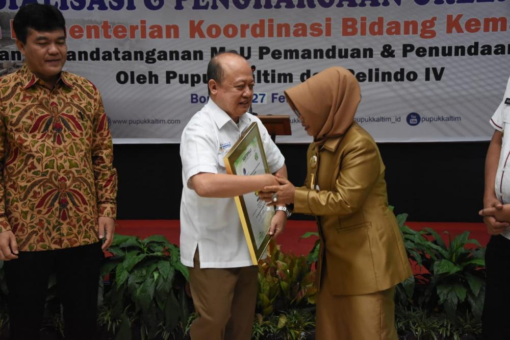 Terapkan Green Port, Pupuk Kaltim Diganjar Penghargaan Kemenko Maritim