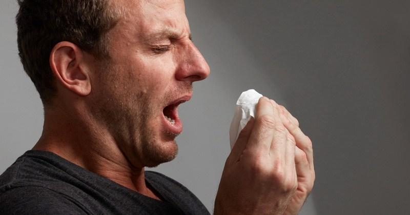 Waspada, Ini Resiko Mengerikan Menahan Bersin
