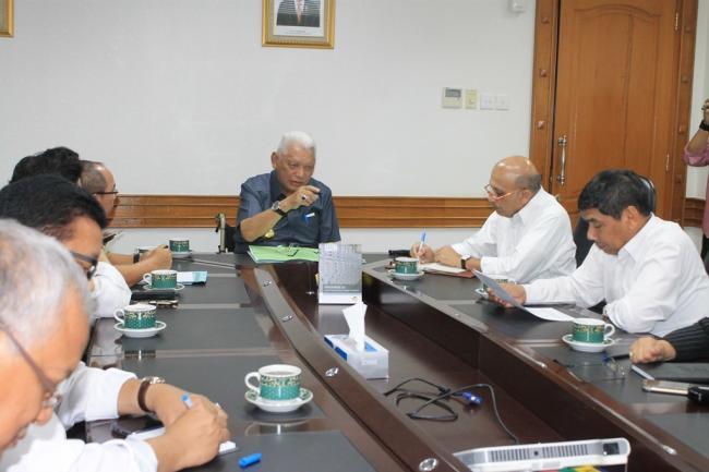 AWANG FAROEK ISHAK KECEWA KALTIM TIDAK MASUK RUPTL