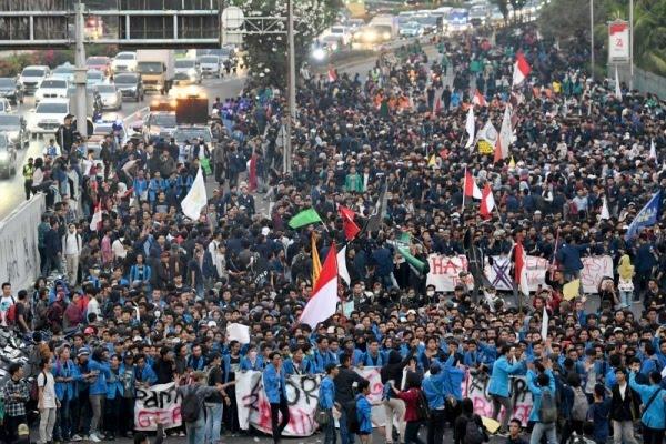 Refleksi Kebebasan Akademik 2024: Kasus Mudah tapi Nyali Kecil 