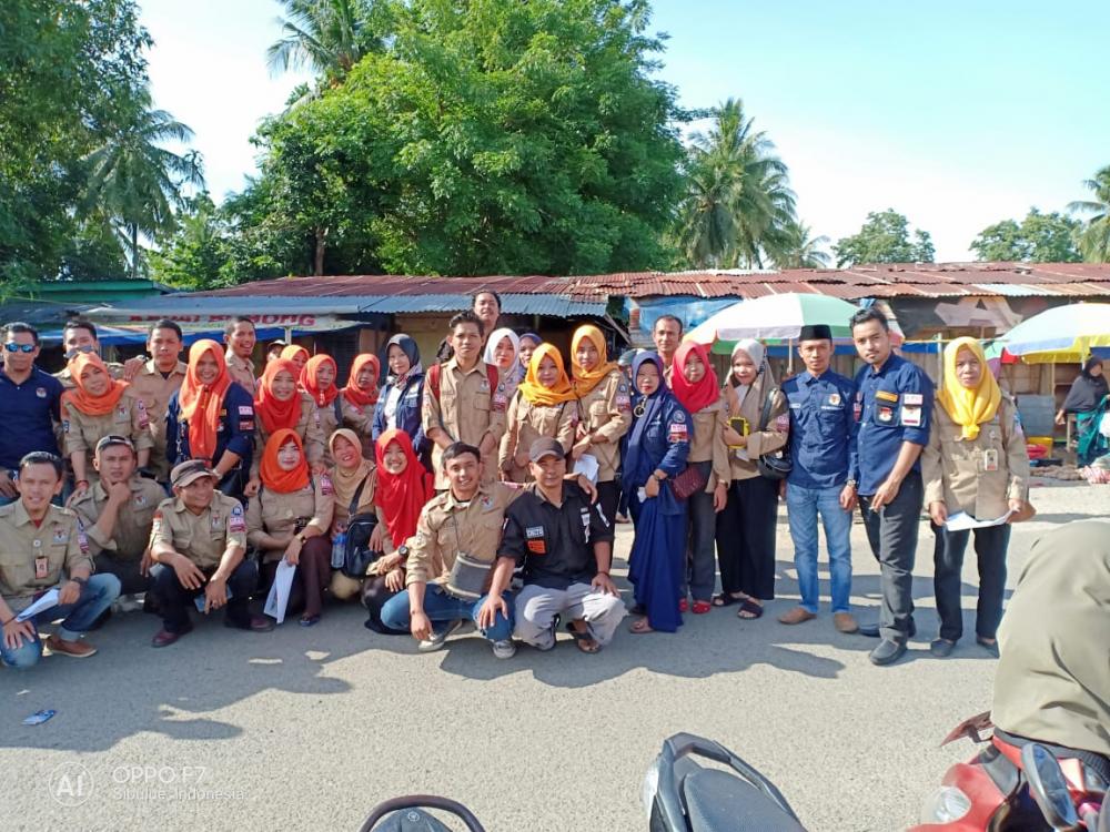 Sosialisasikan Pemilu 2019, PPK dan PPS Sibulue Kembali Geruduk Pasar