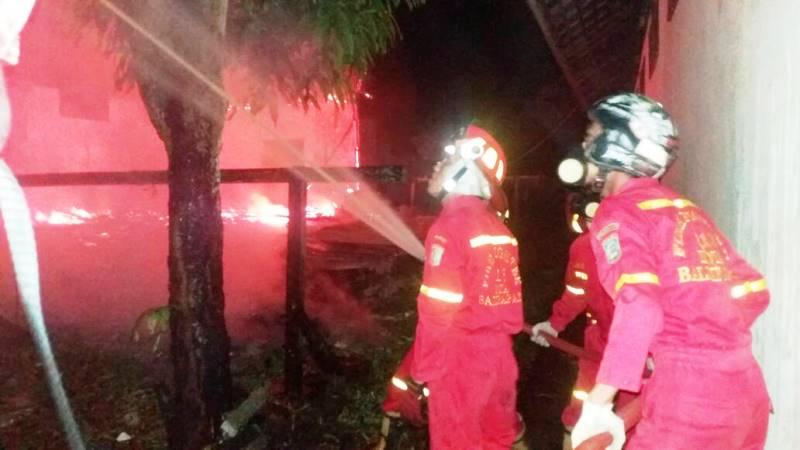 Dini Hari, Blok F Barak Siswa SPN Balikpapan Membara