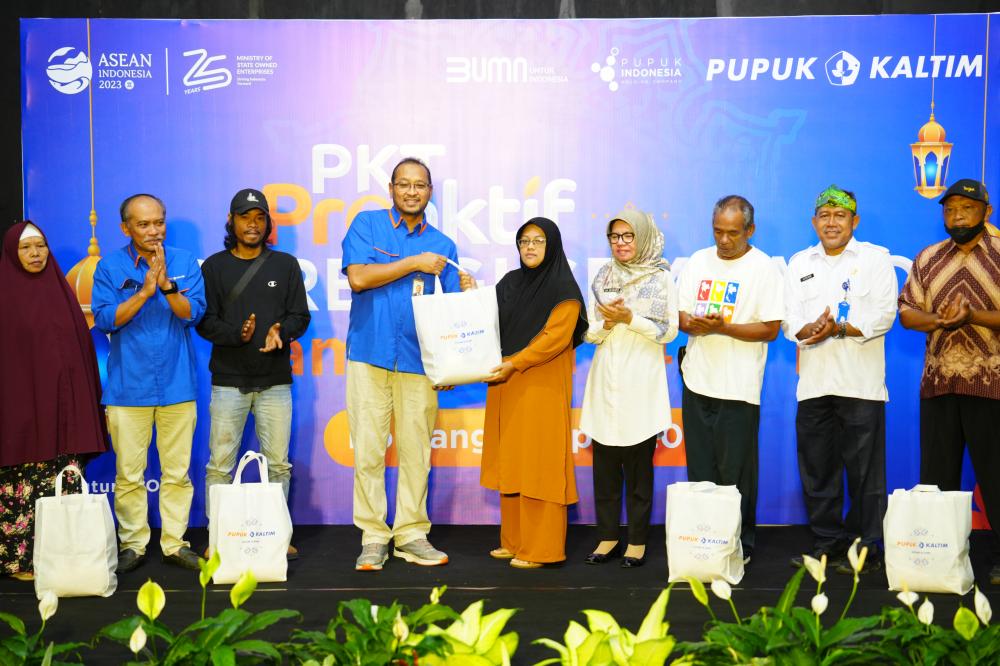 Hadir Menebar Manfaat, PKT Proaktif Berbagi 3000 Paket Sembako Gratis Bagi Warga Bontang