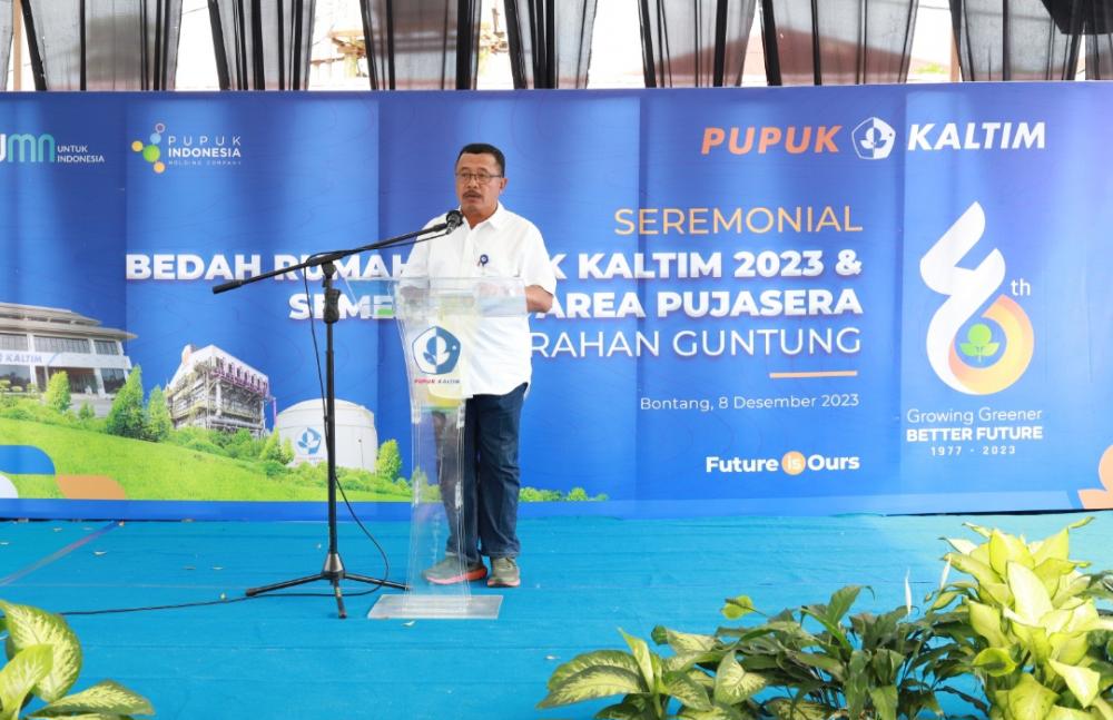 Tingkatkan Komitmen Pengentasan Kemiskinan, Pupuk Kaltim Bedah Enam Rumah Warga dan Semenisasi Pujas