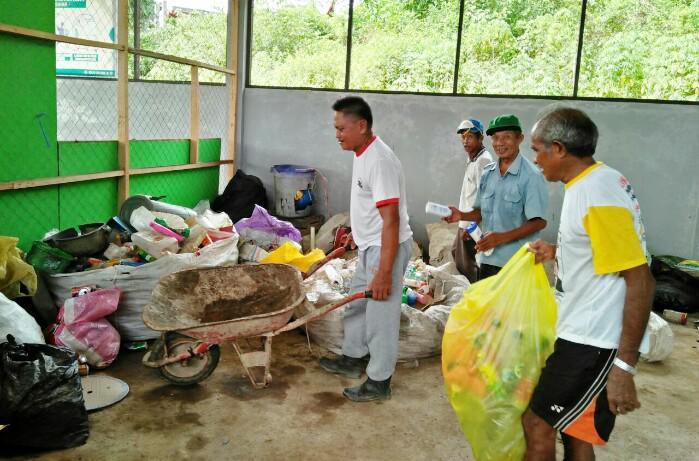 Inovatif! Kelurahan Kanaan Kembangkan Bank Sampah Terpadu