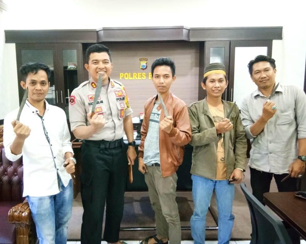 Antara Badik dan Lelaki Bugis di Mata Kapolres Bone
