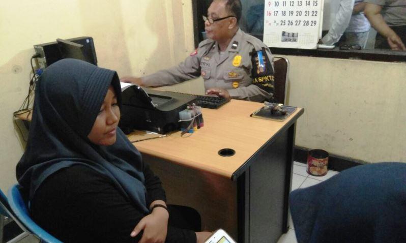 Handphone Dijambret, Korban Kejar dan Tabrak Pelaku 