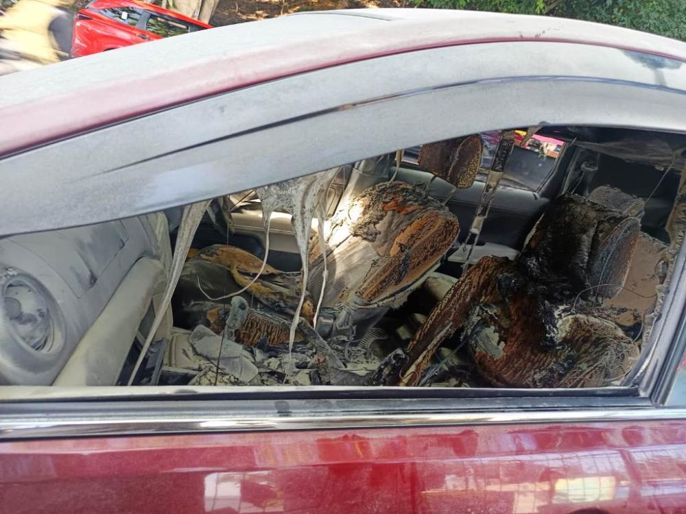 Diduga karena HP Kepanasan, Taksi Online Mendadak Terbakar di Semayang Balikpapan 