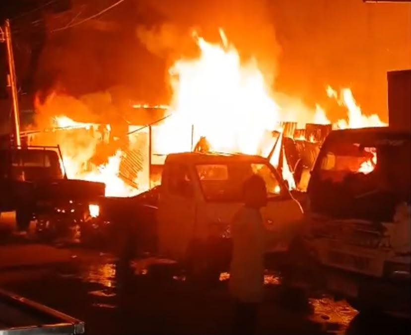Dua Gudang dan Pikap Ludes Terbakar di Pandansari Balikpapan 