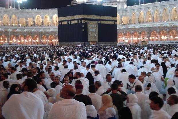 RUTINITAS PADAT SELAMA IBADAH, JEMAAH HAJI DIHIMBAU PERSIAPKAN STAMINA