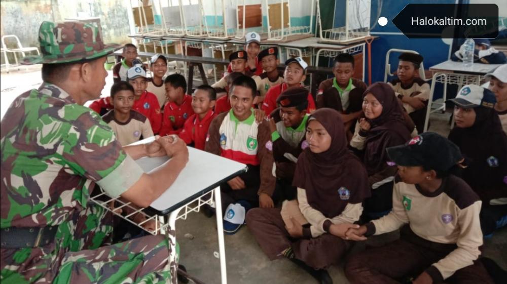 Pelajar SMPN 5 Sangatta Utara Diberi Pelatihan Baris berbaris