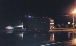 UNTUK MENCEGAH BALAP LIAR, FPPMG BONTANG DAN SATLANTAS MELAKUKAN PENYIRAMAN ASPAL