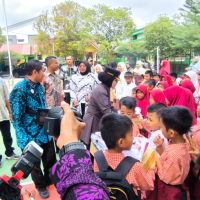 Seragam Gratis Bontang Dipastikan Berlanjut, Laptop Belum Masuk Prioritas