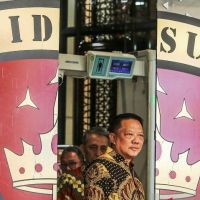 Eks Jampidsus Febrie Adriansyah Resmi Jadi Tersangka Korupsi dan TPPU