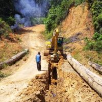 Keterbatasan Anggaran dan Medan Berat Bayangi Pembangunan Jalan Mahakam Ulu