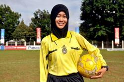 EKSLUSIF : NUR, WASIT BERHIJAB PERTAMA DI DUNIA SEPAK BOLA INDONESIA